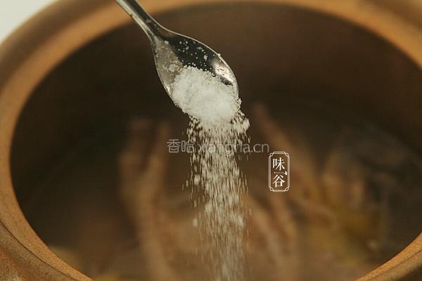 山药眉豆花生鸡脚汤的做法图解5