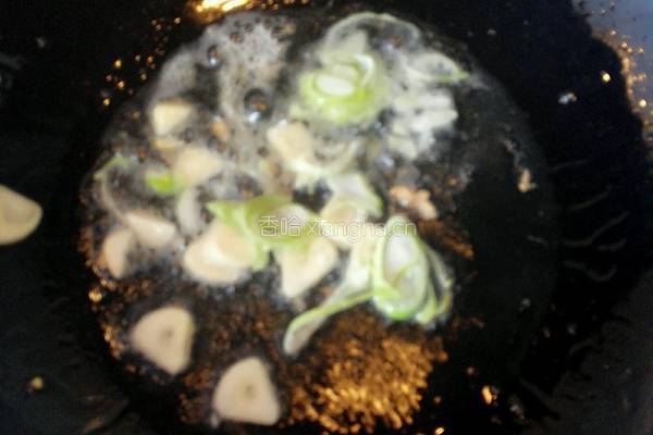 鸡蛋圆白菜炒饼的做法图解7