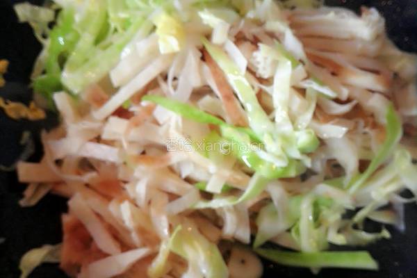 鸡蛋圆白菜炒饼的做法图解9
