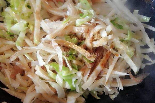 鸡蛋圆白菜炒饼的做法图解10