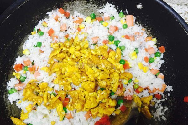 五彩炒饭的做法图解6