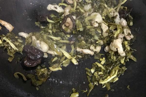 雪菜香菇肉丝面的做法图解4