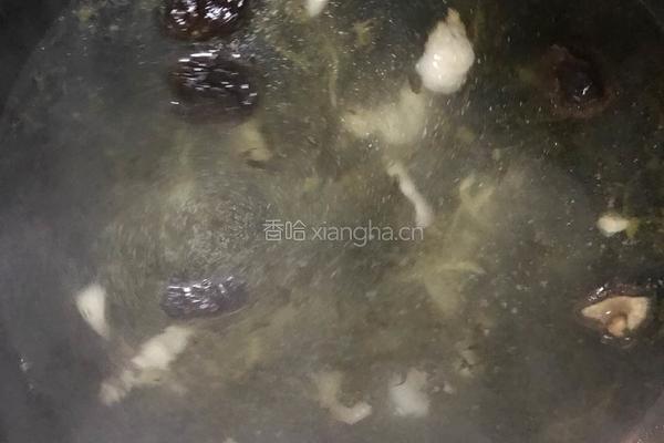 雪菜香菇肉丝面的做法图解5