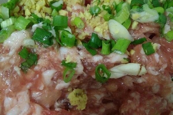 豌豆尖丸子汤的做法图解1