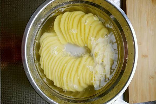 烤箱烤土豆片的做法图解2