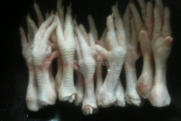 美味鸡爪的做法图解1