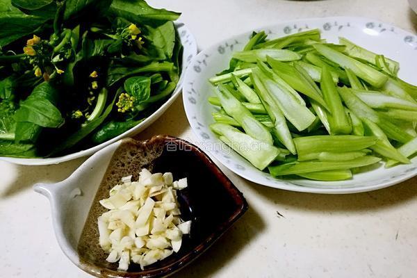 蚝油菜苔的做法图解1