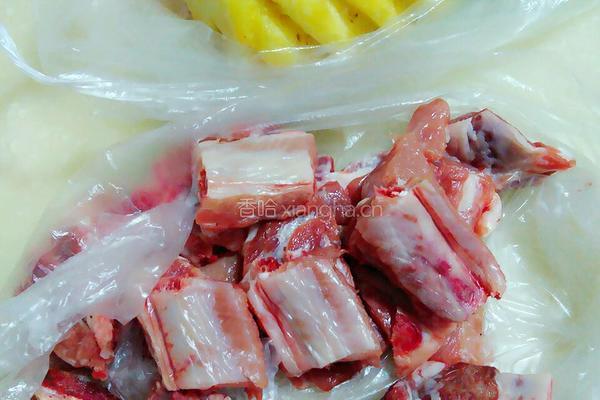 菠萝烧排骨的做法图解2
