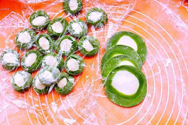 白菜(百财)饺子的做法图解15