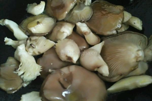平菇炒腊肠的做法图解6