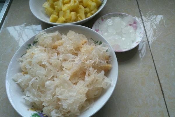菠萝银耳汤的做法图解4