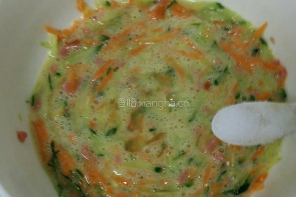 杂蔬火腿鸡蛋饼的做法图解3