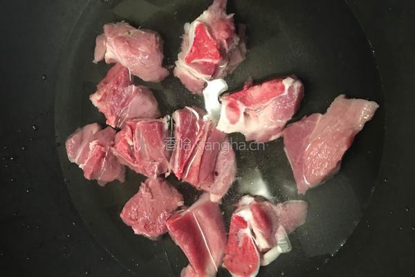 奶白菜龙骨汤的做法图解2