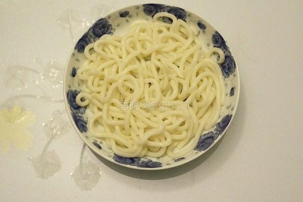 蔬菜乌冬面的做法图解4