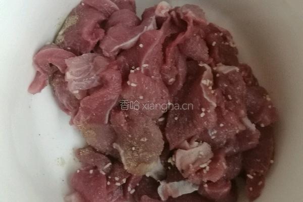 家常青椒炒肉的做法图解3