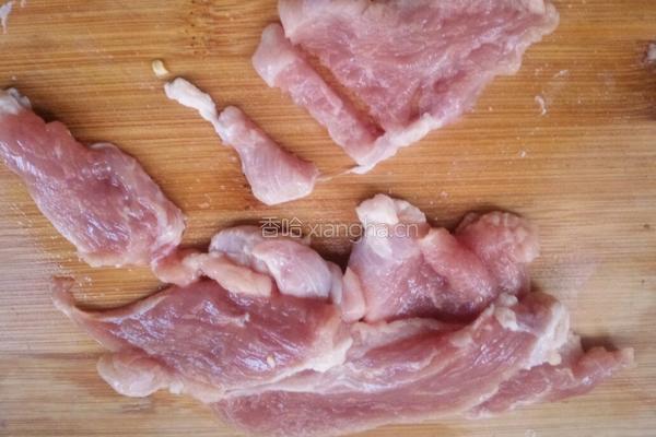 肉丝炒洋葱的做法图解2