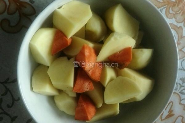 鸡肉烧土豆的做法图解2