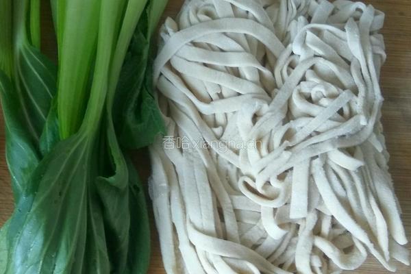 油菜汤面的做法图解1