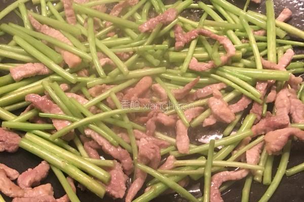 芦蒿炒肉丝的做法图解5
