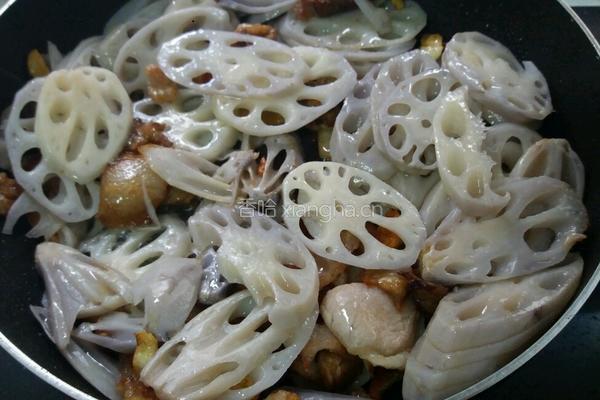 家常嫩藕炒肉的做法图解7