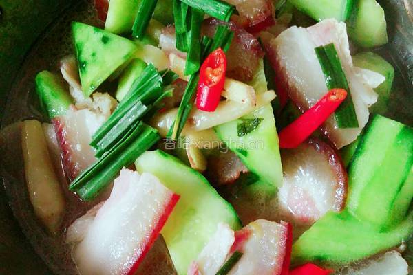 土家腊肉炖青瓜的做法图解9