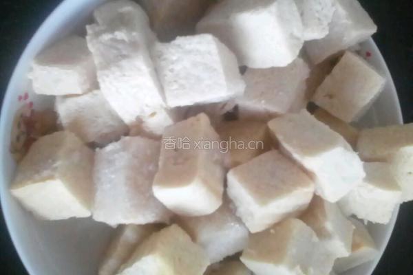粉条炖冻豆腐的做法图解1