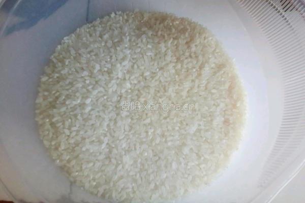 芝麻鸡柳寿司的做法图解1