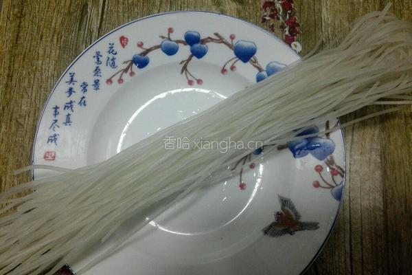 酸菜粉条五花肉的做法图解2