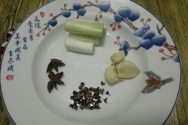 酸菜粉条五花肉的做法图解4