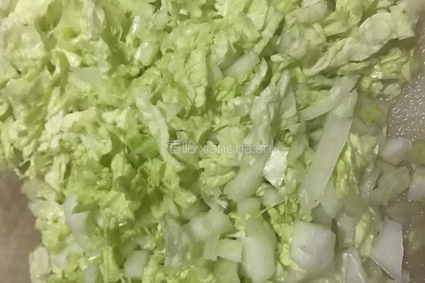 三鲜白菜馅饺子的做法图解2