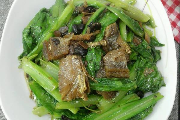 豆豉鲮鱼油麦菜的做法图解10