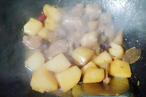 排骨烧土豆的做法图解10