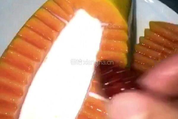 木瓜纯牛奶的做法图解2