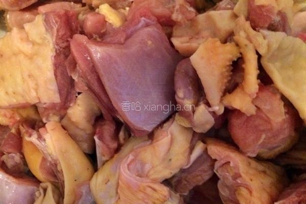 小鸡炖土豆粉条的做法图解1