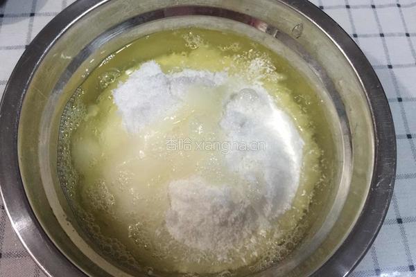 蛋白椰丝球的做法图解4