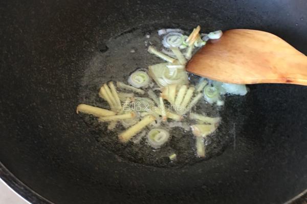 青虾炒韭菜的做法图解6