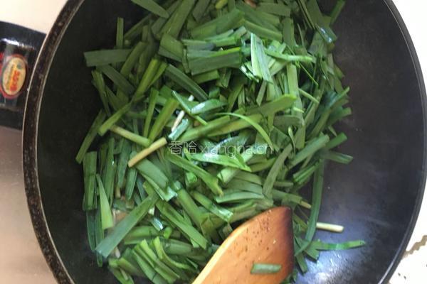 青虾炒韭菜的做法图解10