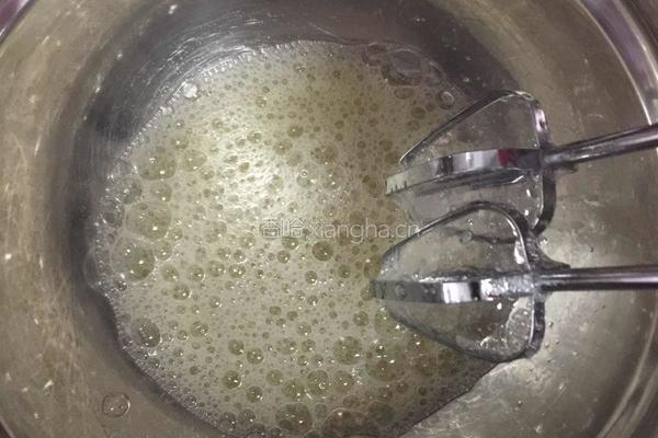 草莓蛋糕卷的做法图解5