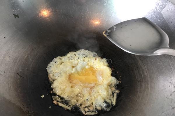 菠萝虾仁蛋炒饭的做法图解10
