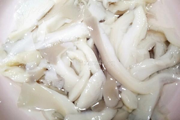 软炸椒盐蘑菇的做法图解2