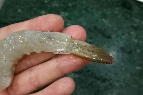 烤箱版凤尾虾球的做法图解2