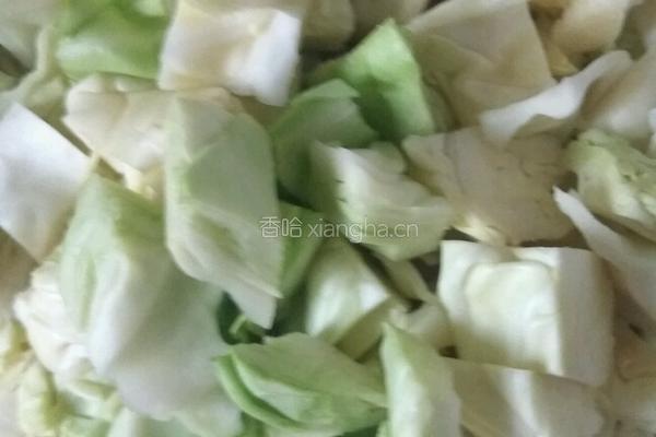 甘蓝炒馍丁的做法图解2