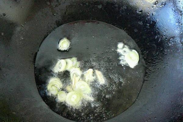 青椒木耳炒火腿的做法图解4