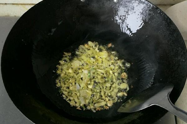 黄花菜（干）炒鸡蛋的做法图解3