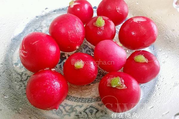 爽口樱桃萝卜的做法图解1