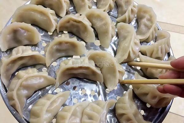 香菇猪肉饺子的做法图解4