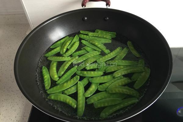 荷兰豆炒山药的做法图解1