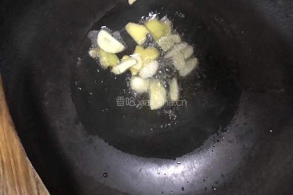 鸡腿炒青椒的做法图解3