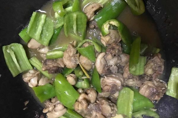 鸡腿炒青椒的做法图解5