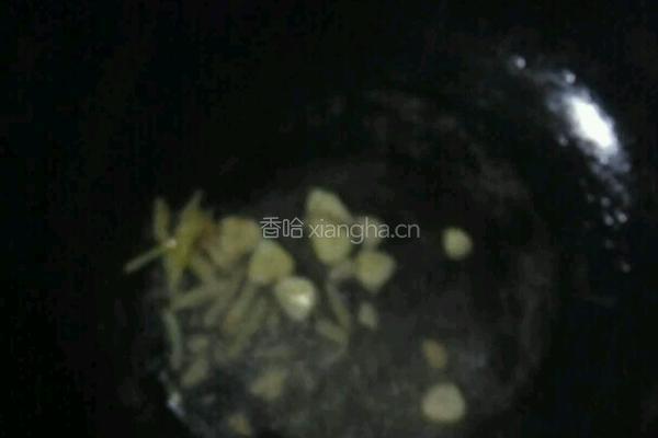 蟹味菇炒油菜的做法图解2